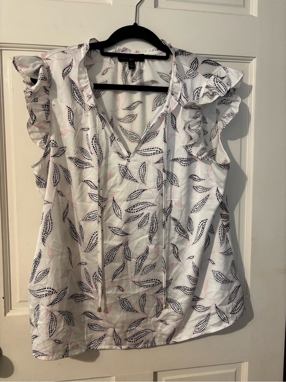 Fred David White Leaf-Print Ruffle Tie Neck Blouse